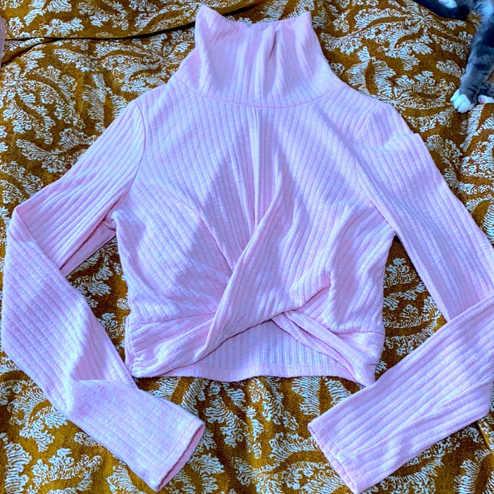 Urban outfitters light pink crop longsleeve size medium feels like XS